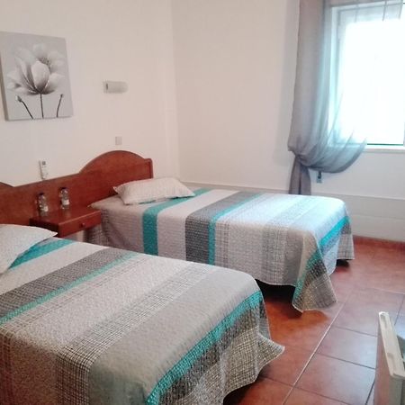Hotel Romba Оурике Екстериор снимка