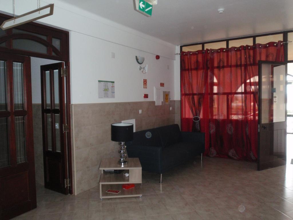 Hotel Romba Оурике Екстериор снимка