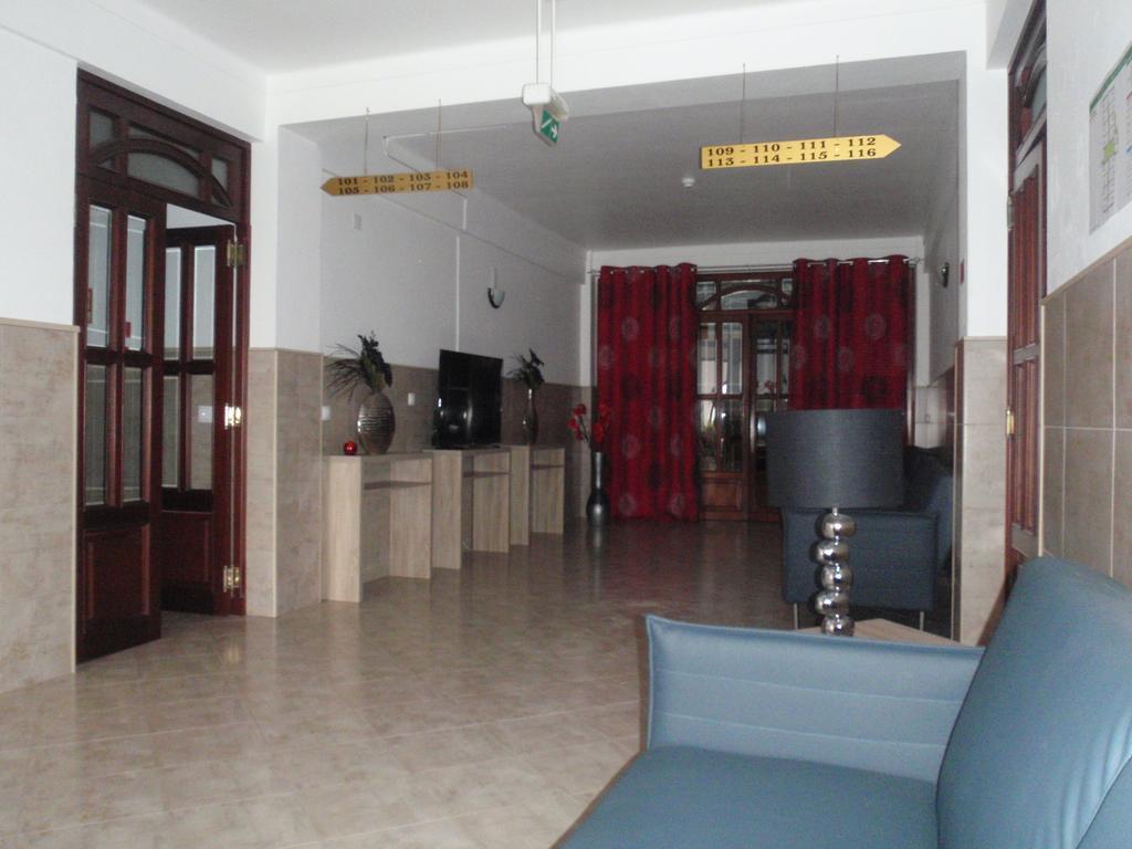 Hotel Romba Оурике Екстериор снимка
