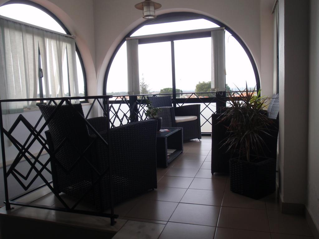 Hotel Romba Оурике Екстериор снимка