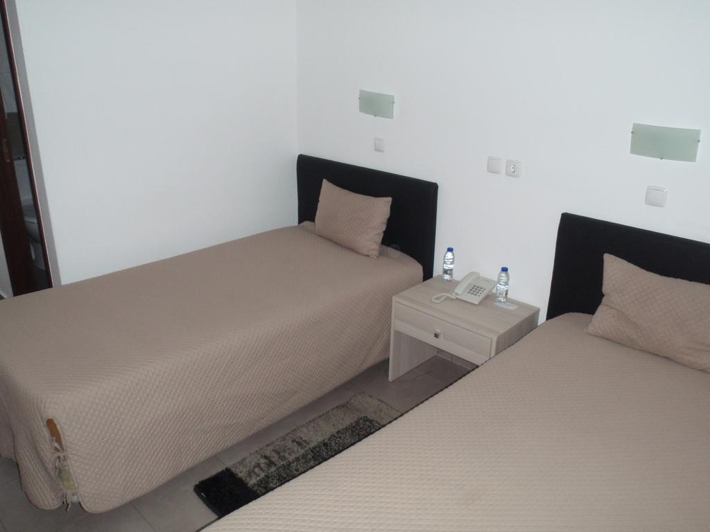 Hotel Romba Оурике Екстериор снимка