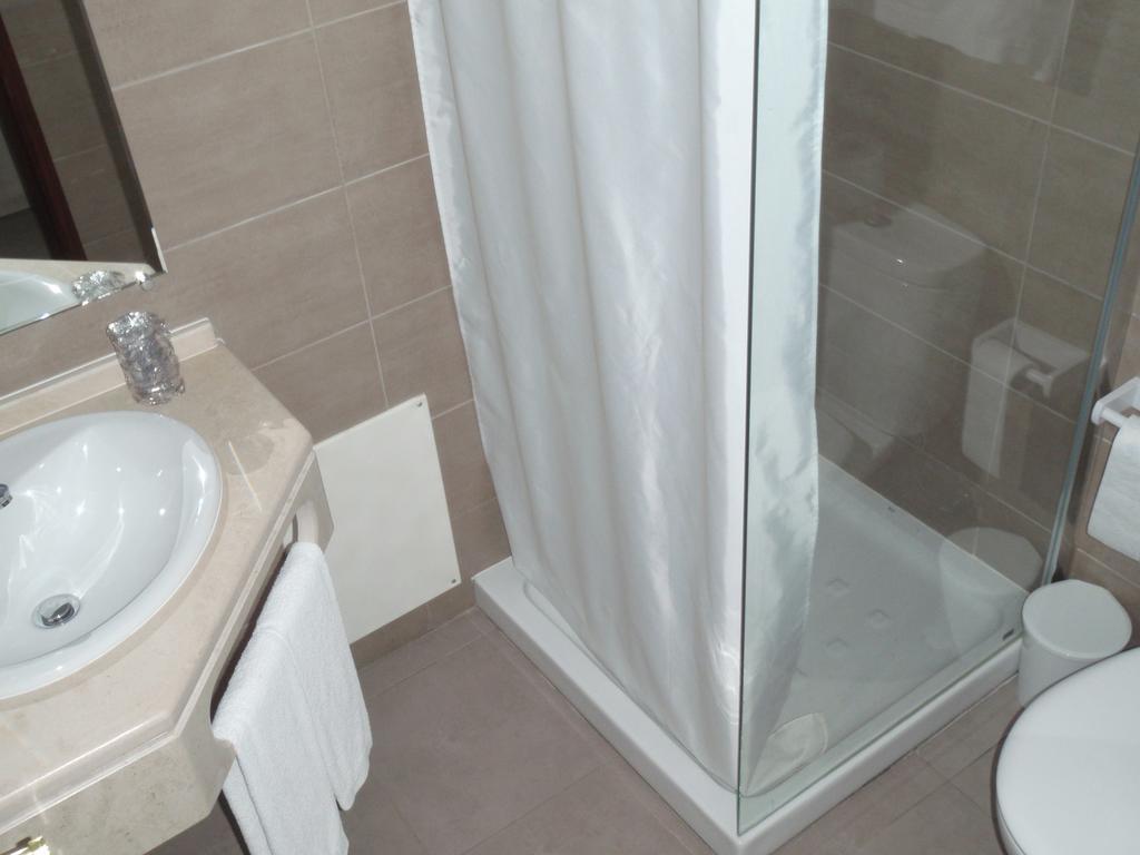 Hotel Romba Оурике Екстериор снимка