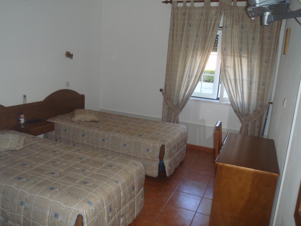 Hotel Romba Оурике Екстериор снимка