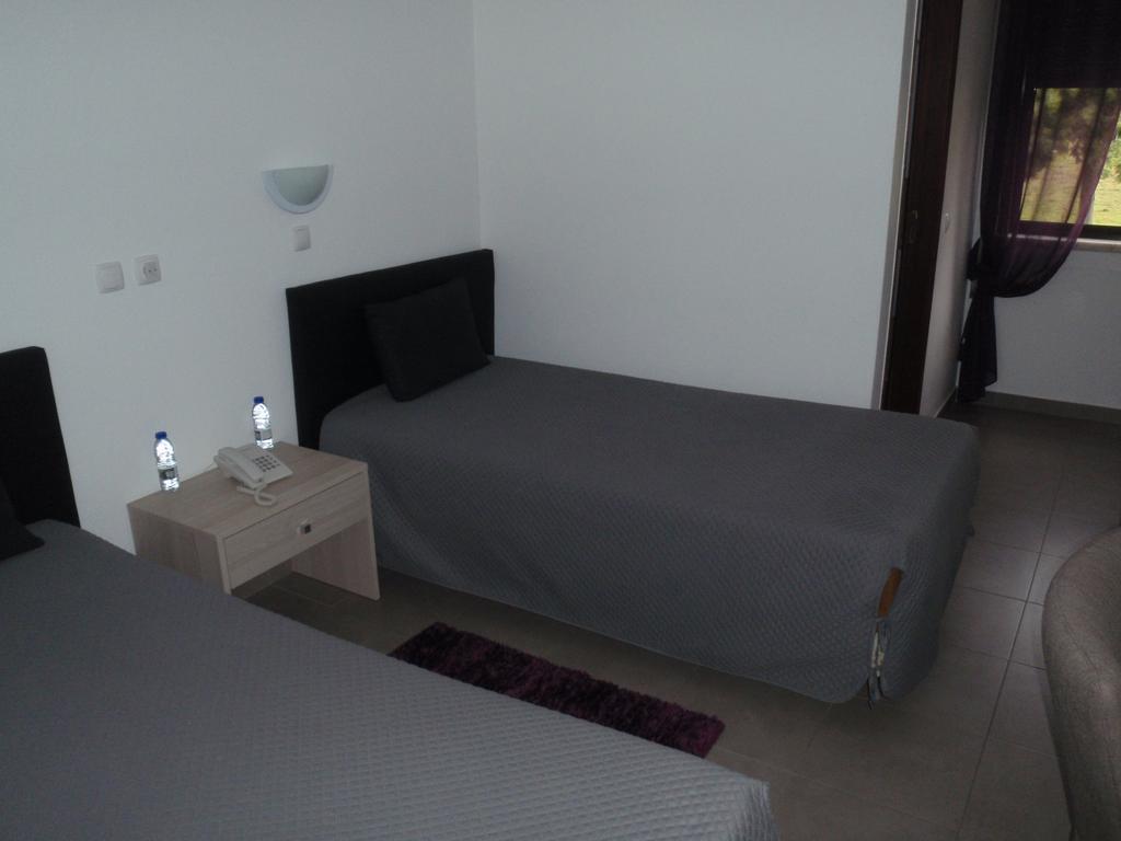 Hotel Romba Оурике Екстериор снимка