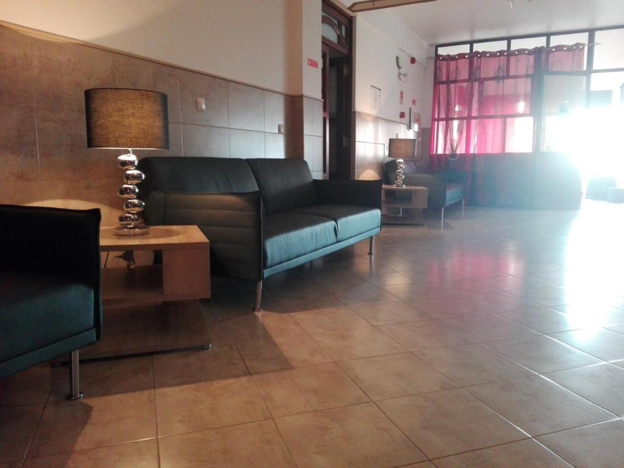 Hotel Romba Оурике Екстериор снимка